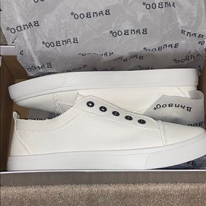 Brand New White Canvas Sneaker !